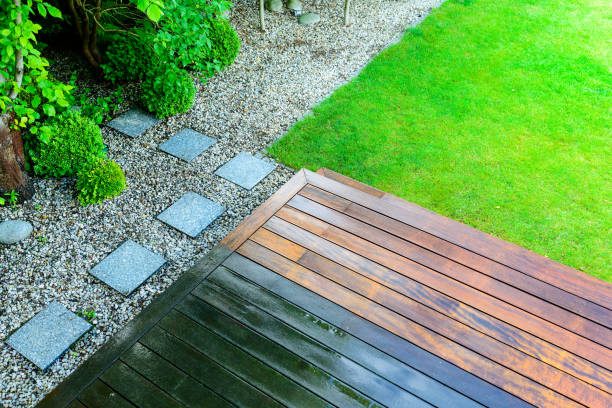 Best Pool Deck Cleaning  in Iselin, NJ
